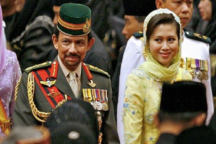 Gempar: Sultan Brunei ceraikan Azrinaz Mazhar Hakim